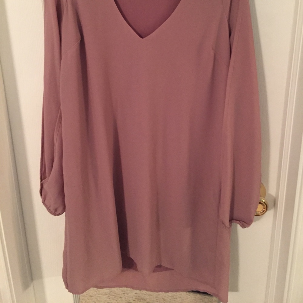 Open sleeved dress